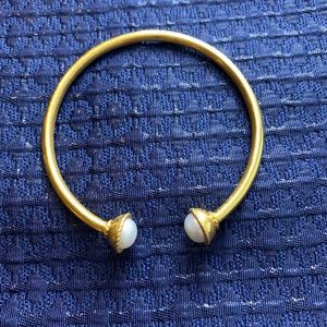 Julie Vos Gigi Open Pearl Bangle